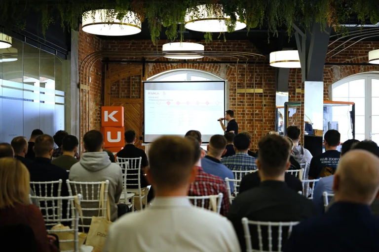 Technologia, networking i pełna sala – RoboTrip 2025 wystartował w Toruniu!